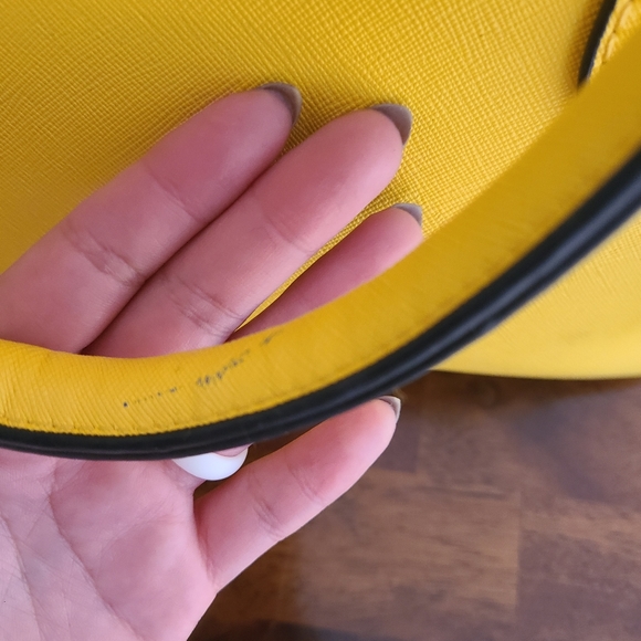 Yellow bag - Picture 3 of 16